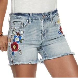 NWT Indigo-rein embroidered raw hem shorts